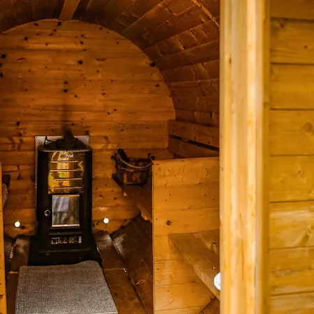 Holiday home Stunning In With Sauna Insko