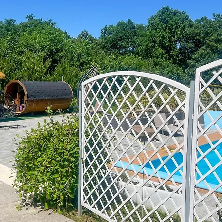 Holiday home Stunning In With Sauna Insko